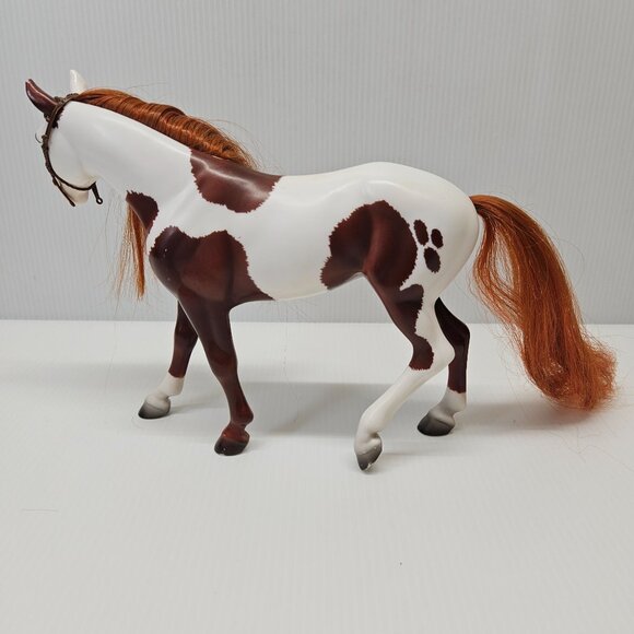 2017 Breyer Reeves Boomerang Brushable Pinto Horse From Spirit Riding Free - Picture 3 of 4